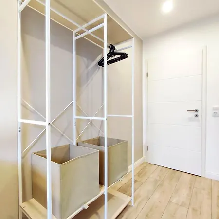 Appartamento Grosse 52 Qm Wohnung, 24-std Check-in, Parkplatz, Familien- Geschaefts- Monteurwohnung, 5 Personen, 2 Schlafzimmer U Wohnzimmer, Wlan, *