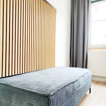 Grosse 52 Qm Wohnung, 24-std Check-in, Parkplatz, Familien- Geschaefts- Monteurwohnung, 5 Personen, 2 Schlafzimmer U Wohnzimmer, Wlan,