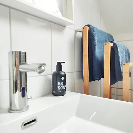 Appartamento Grosse 52 Qm Wohnung, 24-std Check-in, Parkplatz, Familien- Geschaefts- Monteurwohnung, 5 Personen, 2 Schlafzimmer U Wohnzimmer, Wlan, Bad Salzuflen